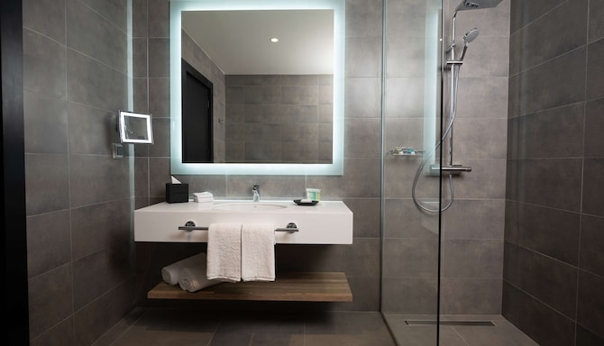 Radisson Blu Hotel, Amman Galleria Mall - Bathroom