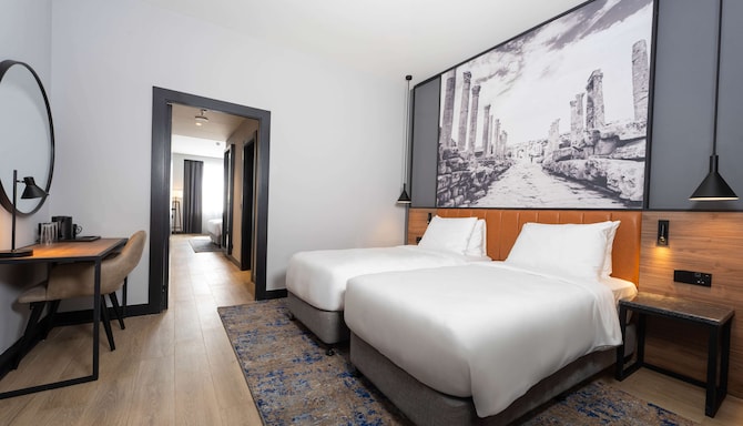 Radisson Blu Hotel, Amman Galleria Mall - Family Room twin beds
