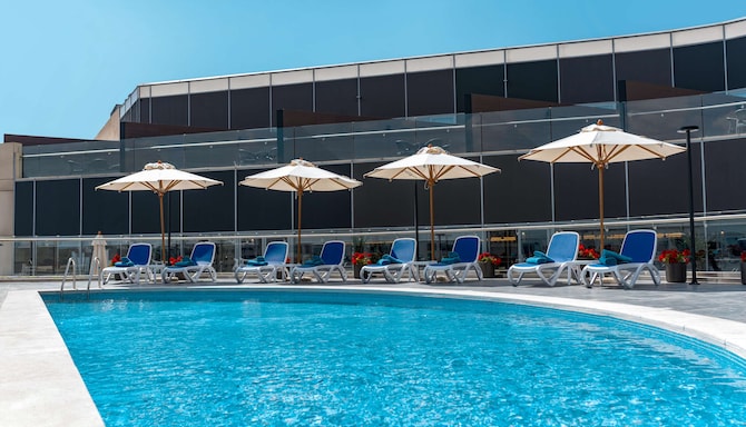 Radisson Blu Hotel, Amman Galleria Mall - Outdoor Pool