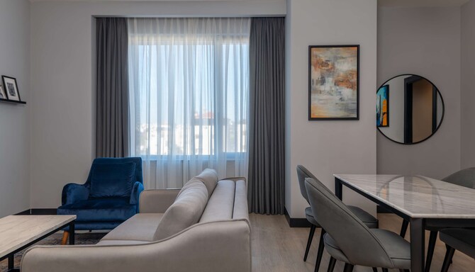 Radisson Blu Hotel, Amman Galleria Mall - Premium Suite living area