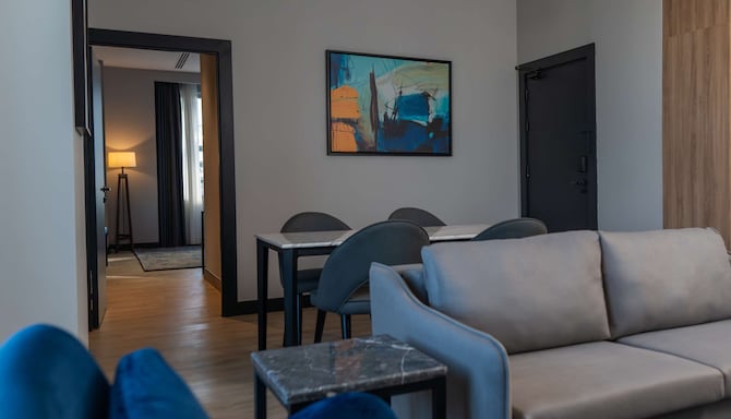 Radisson Blu Hotel, Amman Galleria Mall - Premium Suite living area
