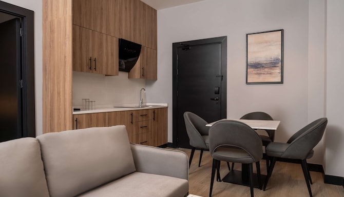 Radisson Blu Hotel, Amman Galleria Mall - Junior Suite