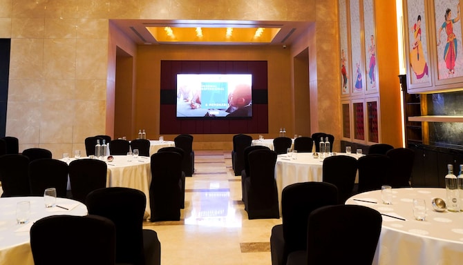 Majha Lounge (माझा लाउंज)