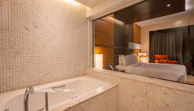 Radisson Blu Hotel, Amritsar - Presidential Suite