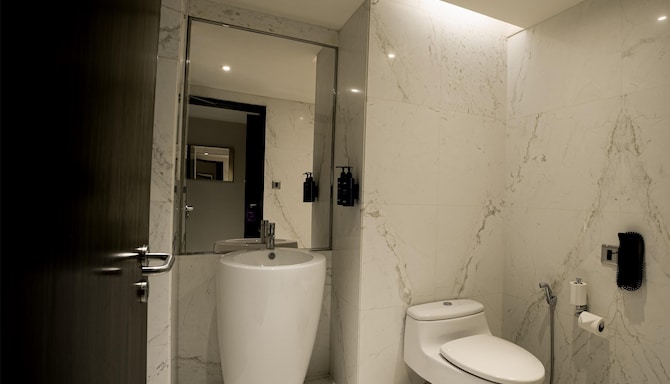 Radisson Blu Hotel, Amritsar - One Bedroom Suite