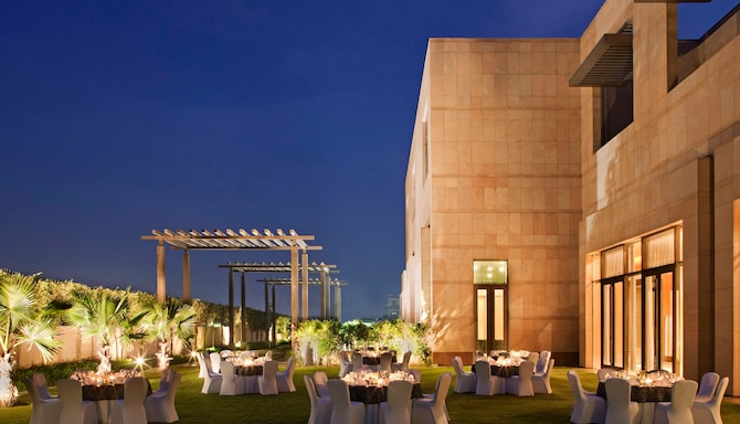 Radisson Blu Hotel, Amritsar - Reet Lawn