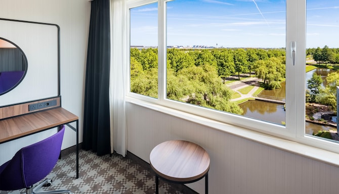 Radisson Blu Hotel Amsterdam Airport, Schiphol - Premium Room Window View