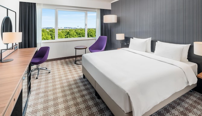 Radisson Blu Hotel Amsterdam Airport, Schiphol - Standard Room King Bed