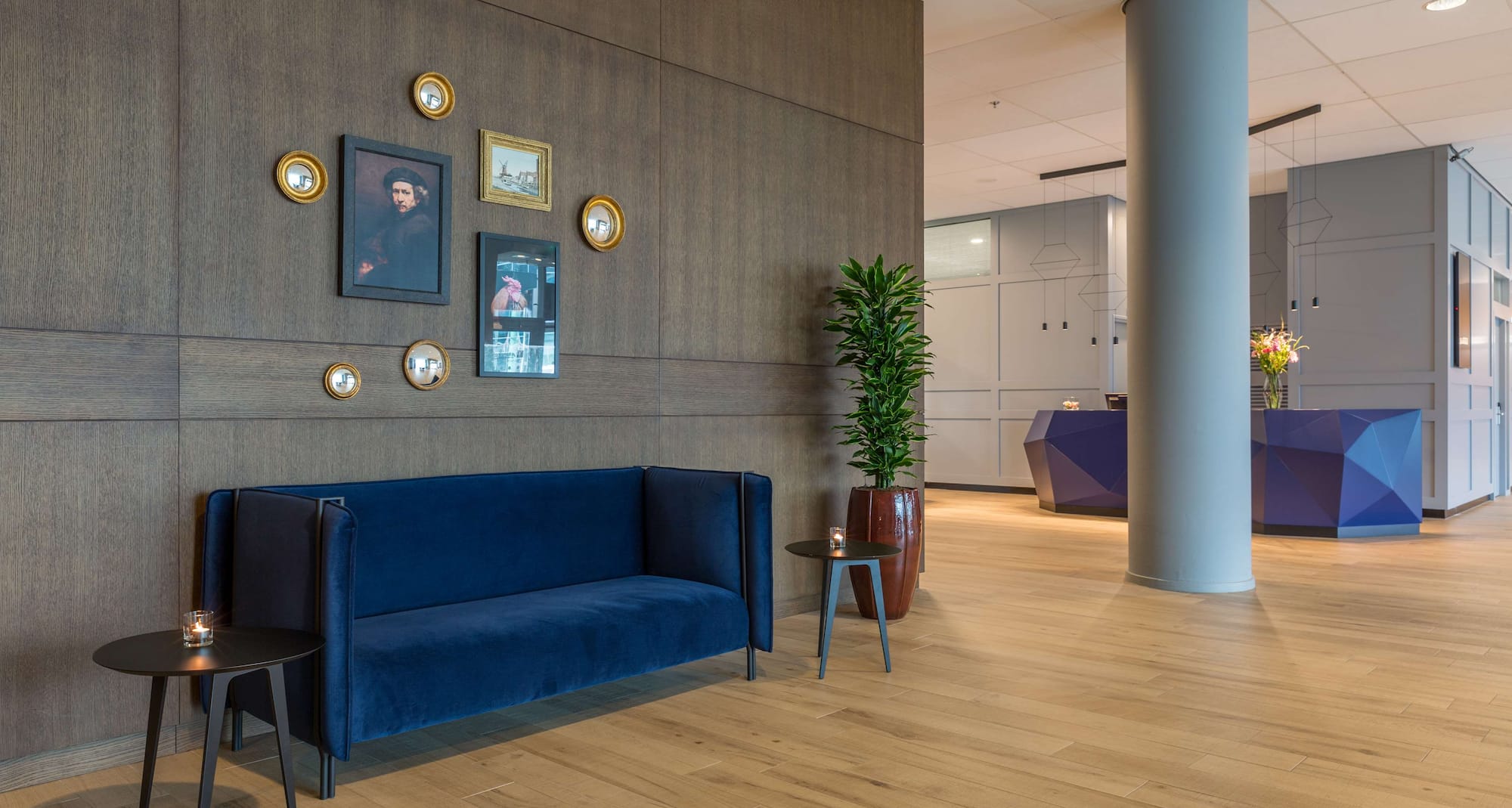 Radisson Blu Hotel Amsterdam Airport - Lobby and reception area