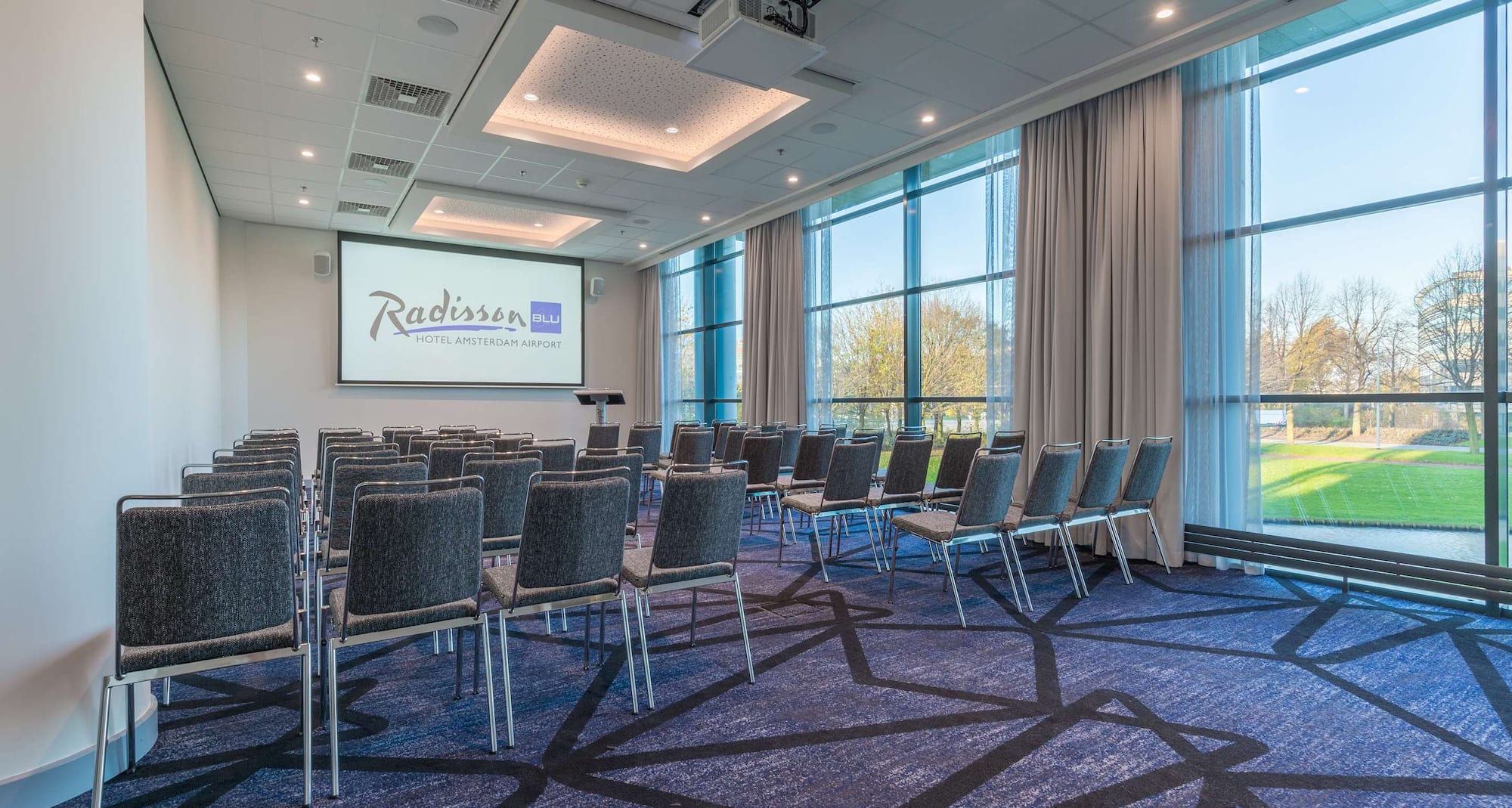 阿姆斯特丹史基浦机场丽笙酒店 - Groningen - 剧院式布置座位