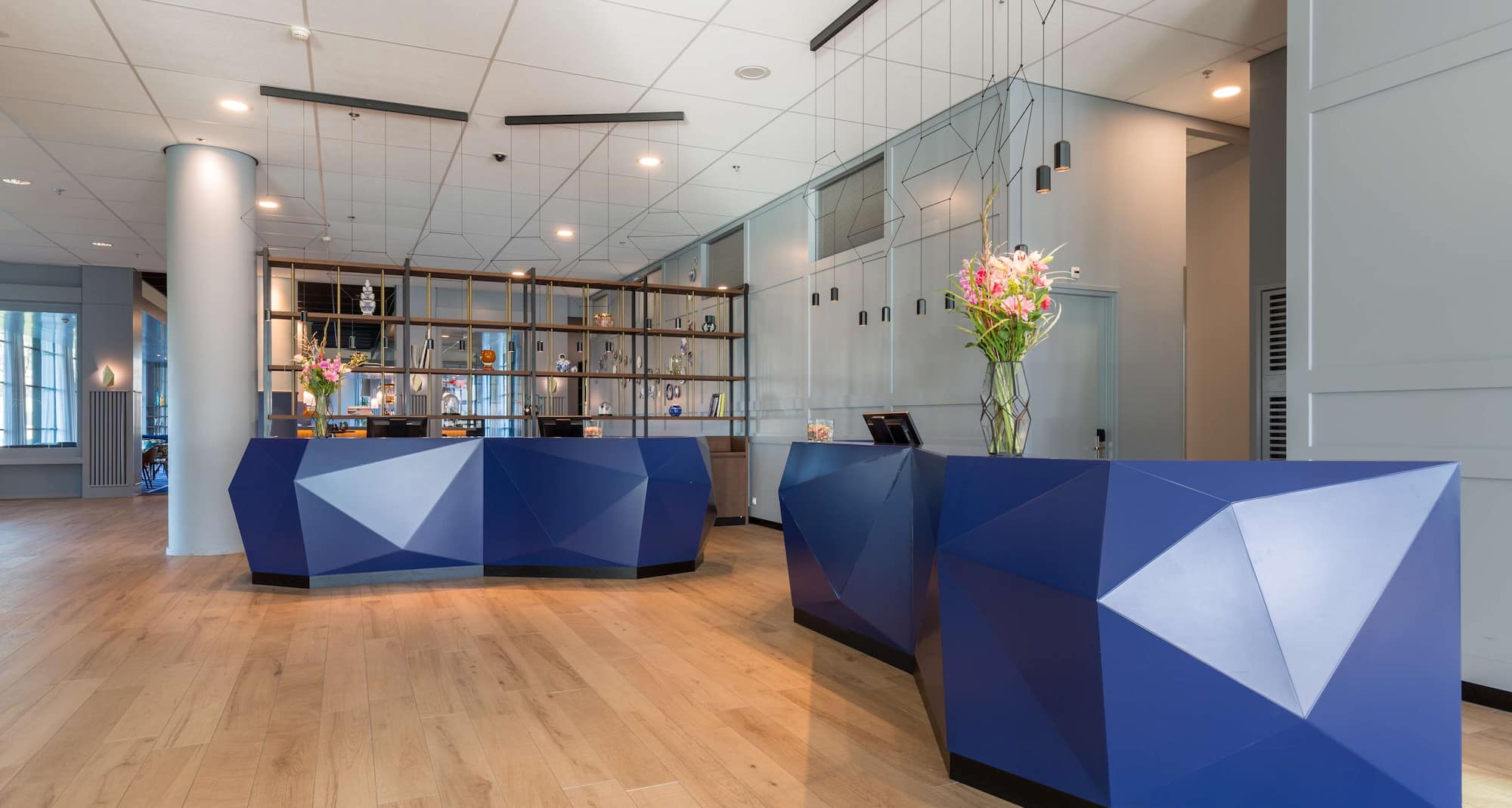 Radisson Blu Hotel Amsterdam Airport - Reception desks