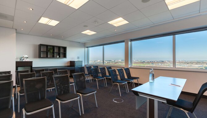 Radisson Blu Hotel Amsterdam Airport - Anton - Flughafenblick, Theater