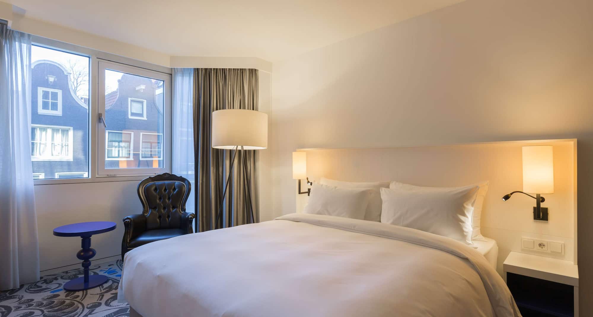 Radisson Blu Hotel, Amsterdam City Center - Standard King Room "Golden Age"