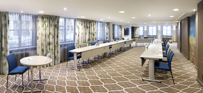 Radisson Blu Hotel, Amsterdam City Center - Mauritius A and B - U-Shape