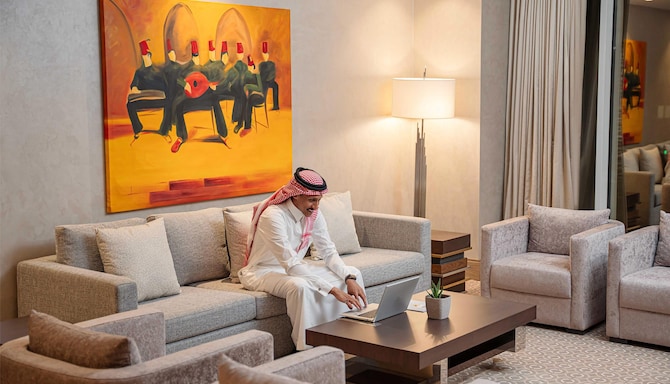 Radisson Blu Hotel and Convention Centre, Riyadh Minhal - Business Class Lounge