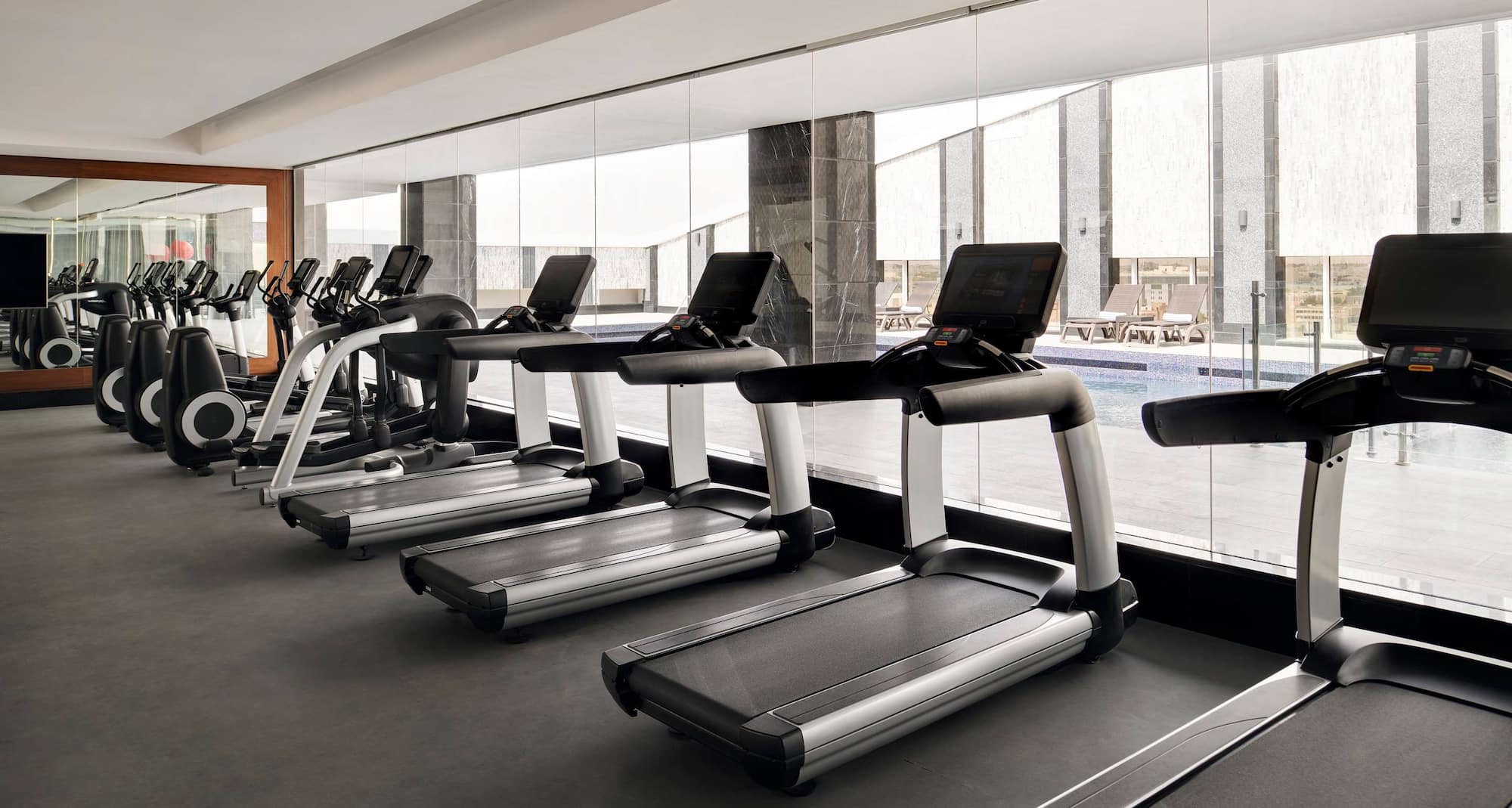 Radisson Blu Hotel and Convention Centre, Riyadh Minhal - Health Club Fitness Center