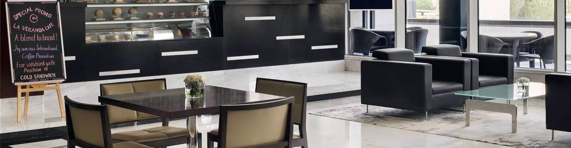 Radisson Blu Hotel and Convention Centre, Riyadh Minhal - La Veranda Cafe