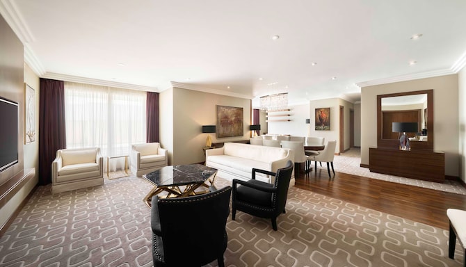 Radisson Blu Hotel and Convention Centre, Riyadh Minhal - جناح