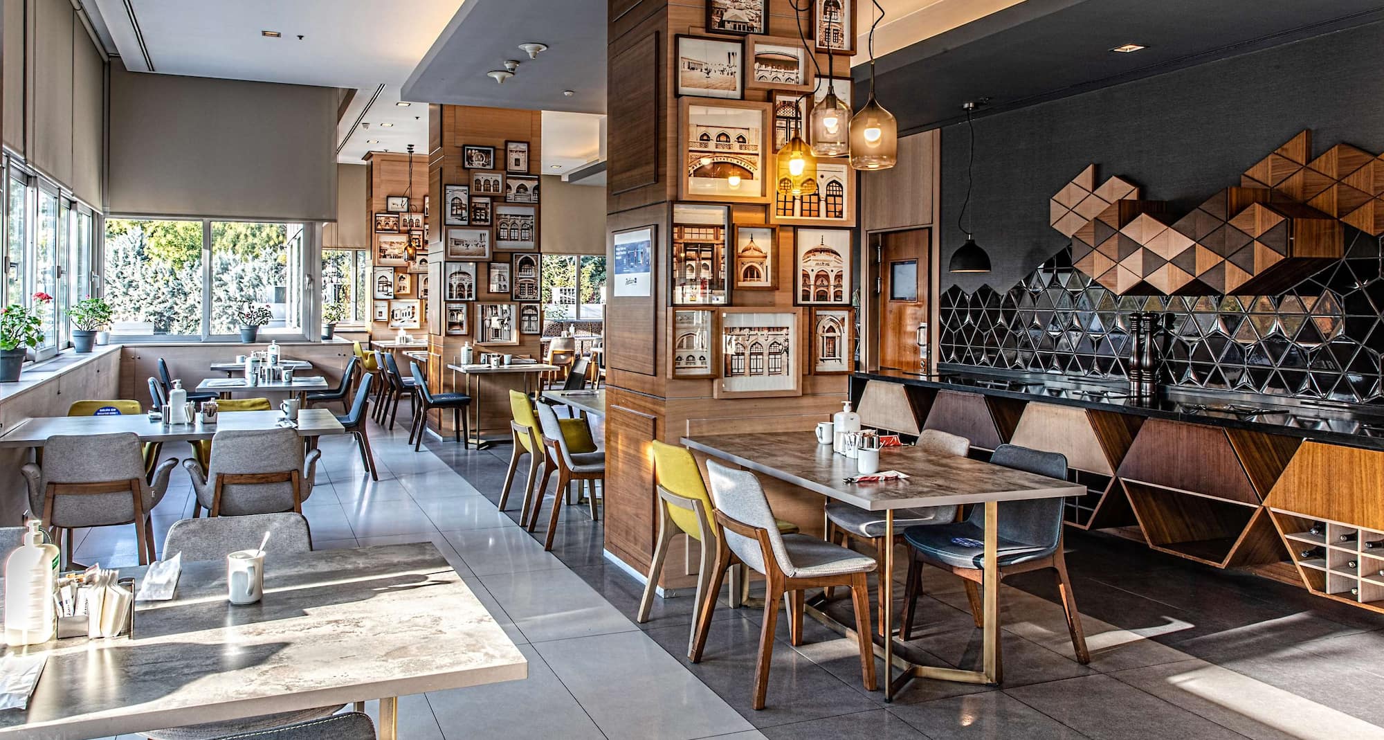 فندق راديسون بلو، أنقرة، مطعم Loca