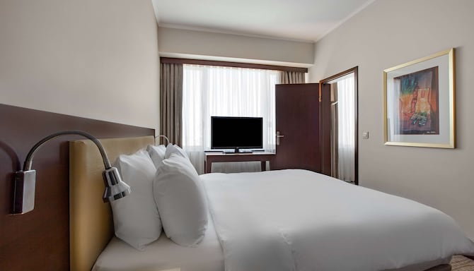 Radisson Blu Hotel, Ankara - One Bedroom Suite bedroom