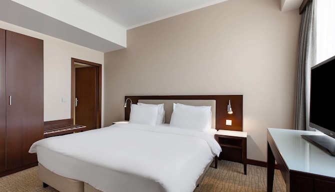 Radisson Blu Hotel, Ankara - One Bedroom Suite bedroom