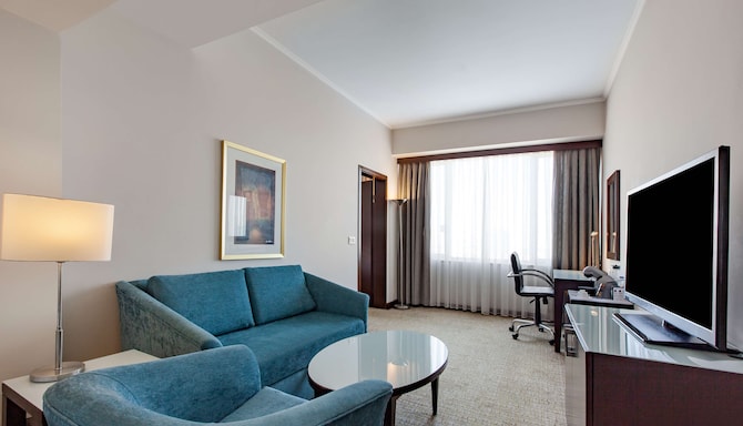 Radisson Blu Hotel, Ankara - One Bedroom Suite living room