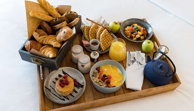 Radisson Blu Hotel, Antananarivo Waterfront - RHG_TNRZA_Breakfast-in-bed