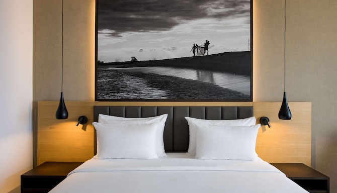 Radisson Blu Hotel, Antananarivo Waterfront - Superior Room One King Bed