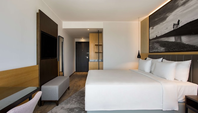 Radisson Blu Hotel, Antananarivo Waterfront - Superior Room One King Bed