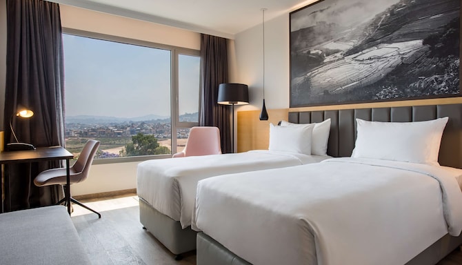 Radisson Blu Hotel, Antananarivo Waterfront - Standard Room Waterfront View Twin Bed