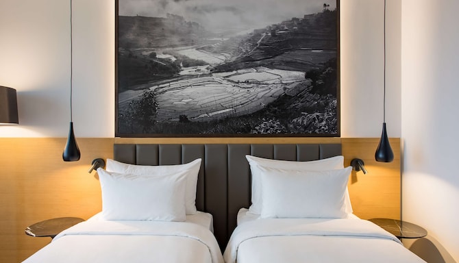 Radisson Blu Hotel, Antananarivo Waterfront - Standard Room Waterfront View Twin Bed