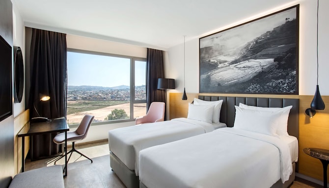 Radisson Blu Hotel, Antananarivo Waterfront - Premium Room Waterfront View Twin Bed
