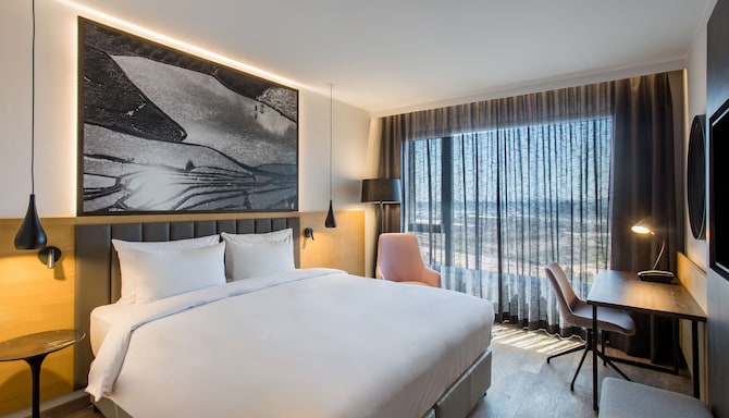 Radisson Blu Hotel, Antananarivo Waterfront - Superior Room Waterfront View HF One King Bed