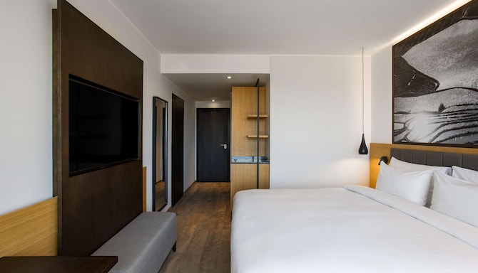 Radisson Blu Hotel, Antananarivo Waterfront - Premium Room Waterfront View One King Bed