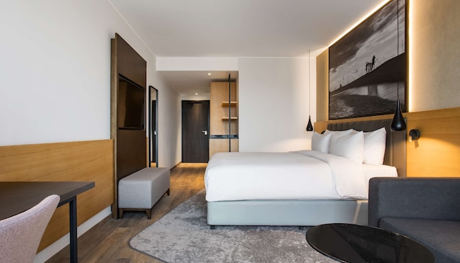 Radisson Blu Hotel, Antananarivo Waterfront - Premium Room Waterfront View One King Bed