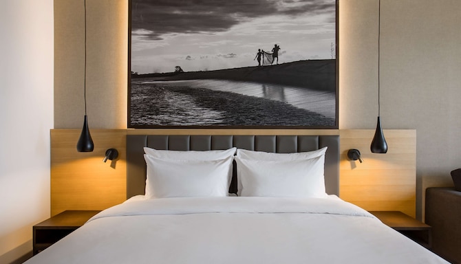 Radisson Blu Hotel, Antananarivo Waterfront - Premium Room Waterfront View One King Bed