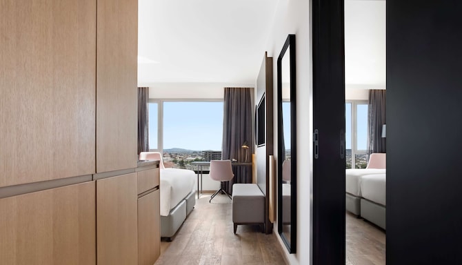 Radisson Blu Hotel, Antananarivo Waterfront - Family Stay - King Bed