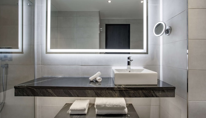 Radisson Blu Hotel, Antananarivo Waterfront - Люкс ванна