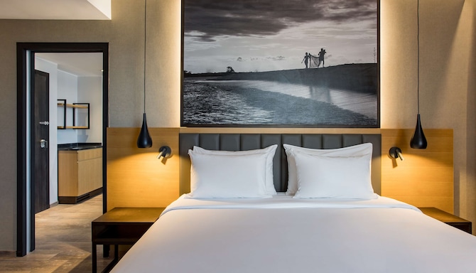 Radisson Blu Hotel, Antananarivo Waterfront - Suite One King Bed