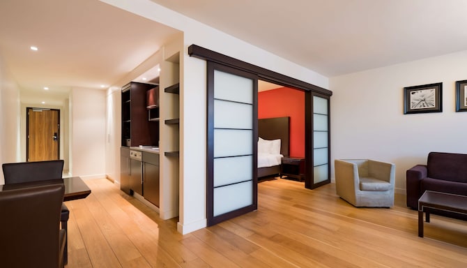 Radisson Blu Hotel, Antwerp City Centre - Apartment - One Bedroom