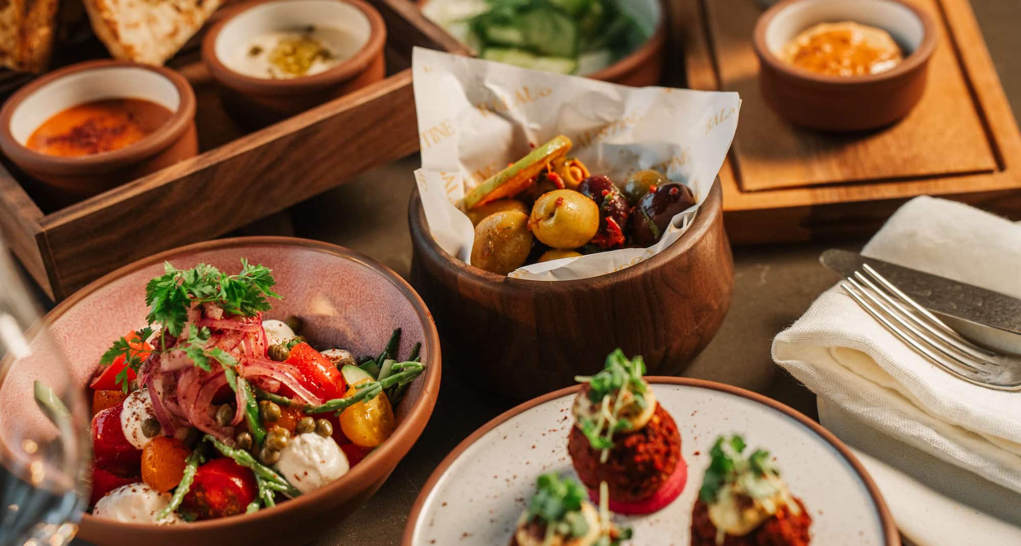 Radisson Blu Hotel at Porsche Design Tower Stuttgart - Restaurant Balaustine - Food