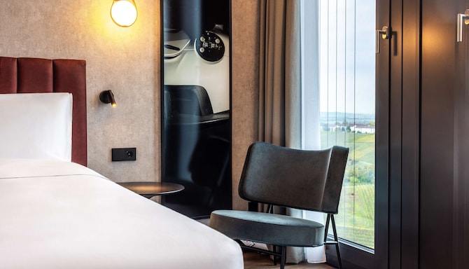 Radisson Blu Hotel at Porsche Design Tower Stuttgart