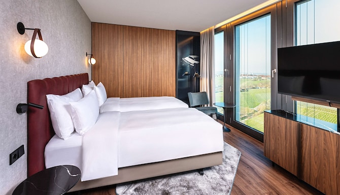 Radisson Blu Hotel at Porsche Design Tower Stuttgart - Hotellrum