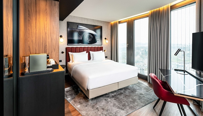 Radisson Blu Hotel at Porsche Design Tower Stuttgart - Hotellrum