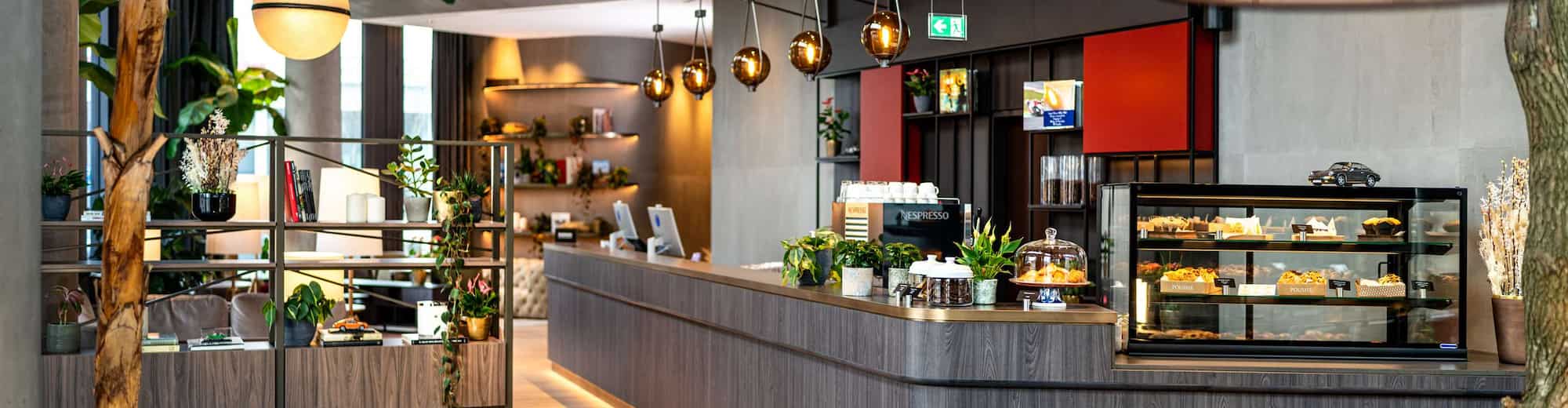 Radisson Blu Hotel at Porsche Design Tower Stuttgart - Cafébar