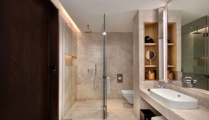 Radisson Blu Hotel, Bali Uluwatu - Bad im Gästezimmer