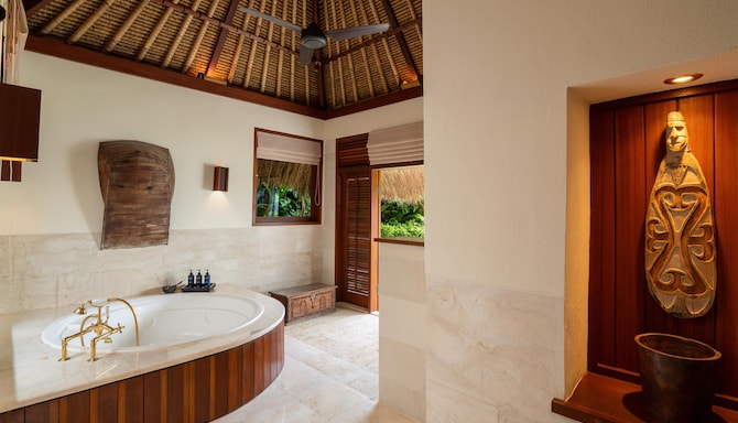 Radisson Blu Hotel, Bali Uluwatu - Two Bedroom Cliff Villa with Pool Bath