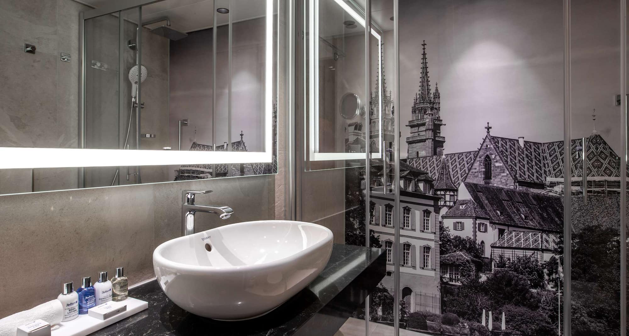 Radisson Blu Hotel, Basel - Bathroom