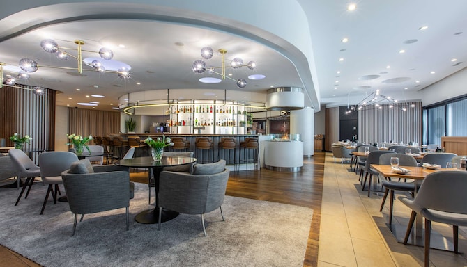 Radisson Blu Hotel, Basel - Rein Bar & Restaurant