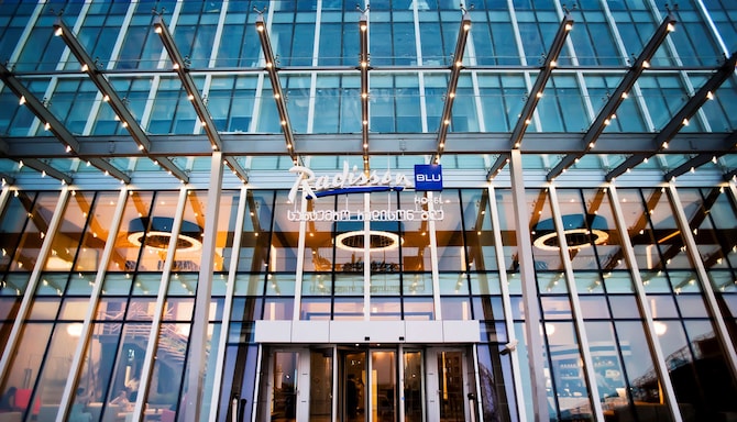 Radisson Blu Hotel, Batumi - Hotel entrance